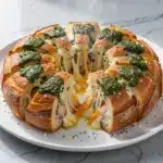 cheesy garlic pull apart bread - featured image